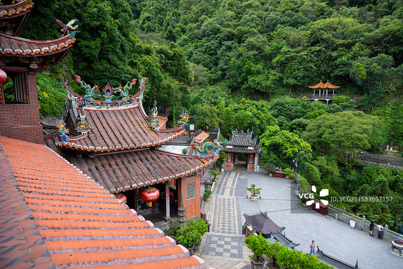 福建省泉州市安溪县清水岩山间古庙的宁静美景图片素材