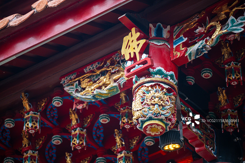 福建省泉州市安溪县清水岩华丽的中国传统建筑细节图片素材