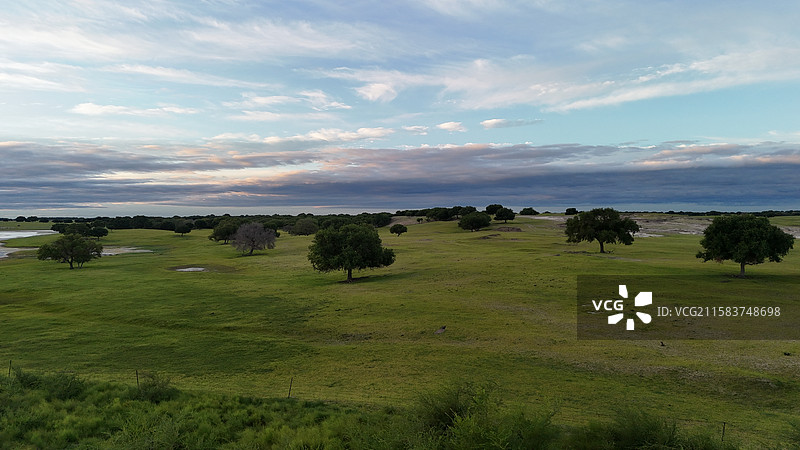 科尔沁右翼中旗草原上的湖泊图片素材