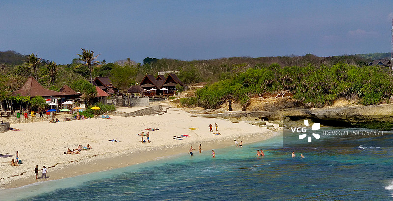 蓝梦岛-蓝天白云大海沙滩齐聚，巴厘岛度假感满溢图片素材
