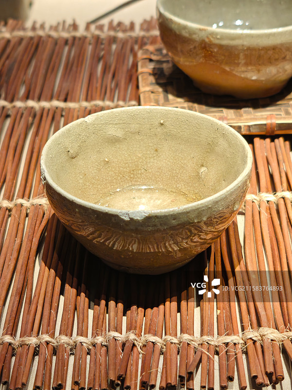 六朝青瓷盏图片素材