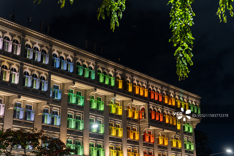 夜景下的新加坡旧禧街警察局图片素材