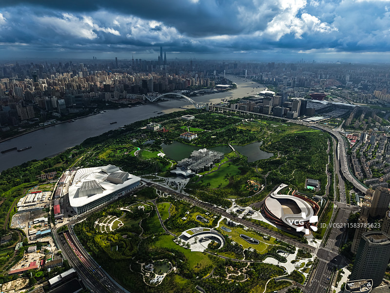 航拍世博地区后滩世博文化公园城市天际线图片素材