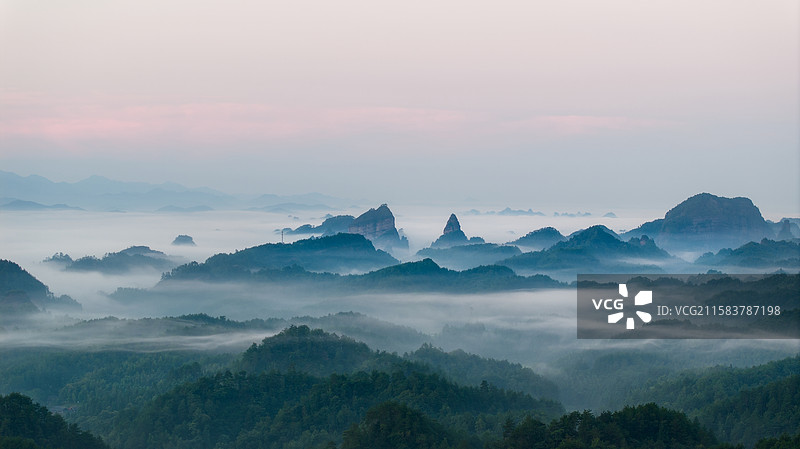 通道侗族自治县万佛山丹霞地貌日出云海图片素材