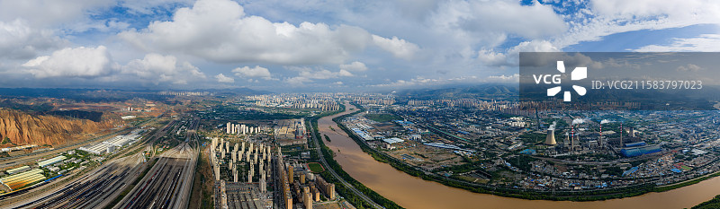 航拍兰州黄河沿岸全景风光图片素材