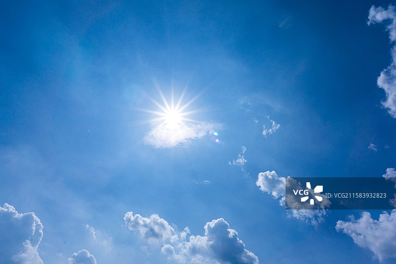 阳光 蓝天 白云 高温天气图片素材
