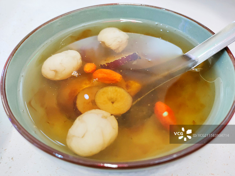 中式糖水甜品碗 桂圆枸杞糖水图片素材