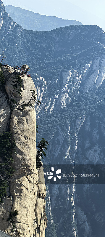 华山鹞子翻身观山亭图片素材