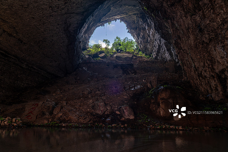 宜宾兴文石海景区地下溶洞入口图片素材