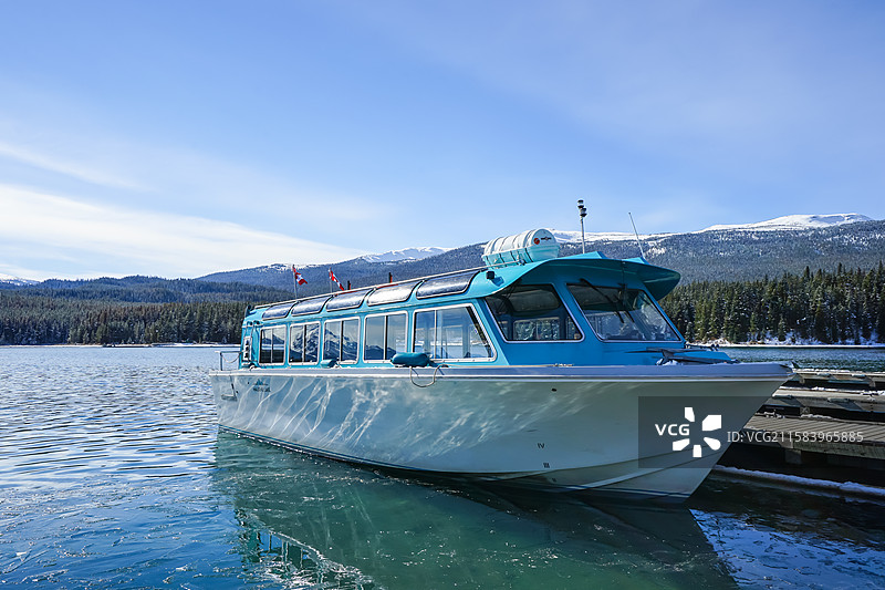 加拿大，贾斯珀国家公园，玛琳湖MaligneLake，观光游船图片素材