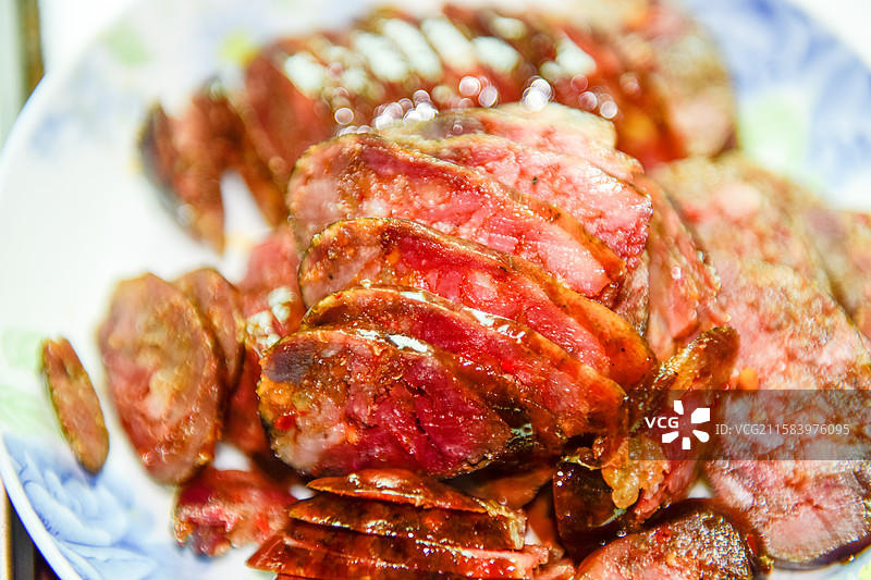 农村火炕熏制腊肉香肠特色美食图片素材