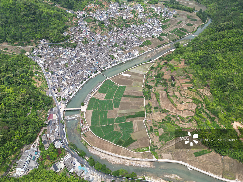 安徽宣称绩溪太极湖村航拍图片素材