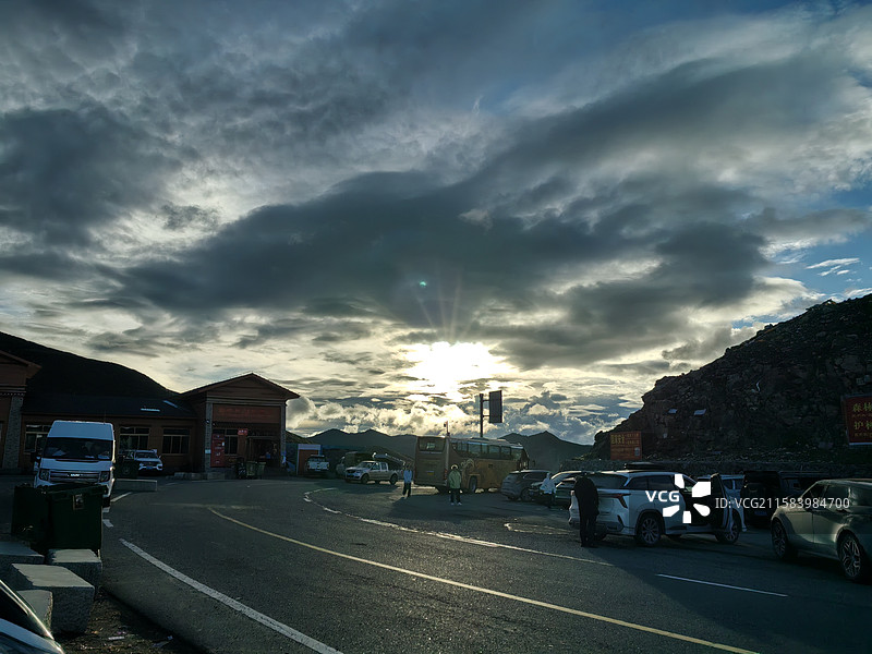 川藏线骑行第十八天（林芝巴宜 鲁朗林海、色季拉山、南迦巴瓦峰）图片素材