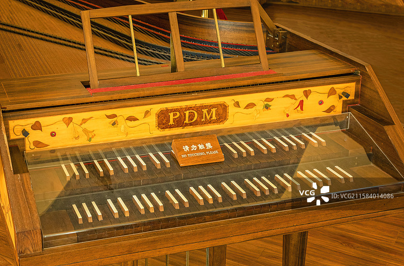 中国福建厦门鼓浪屿钢琴博物馆古董钢琴图片素材