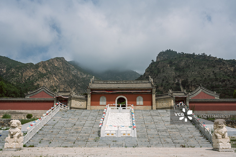 大青山深处喇嘛洞图片素材