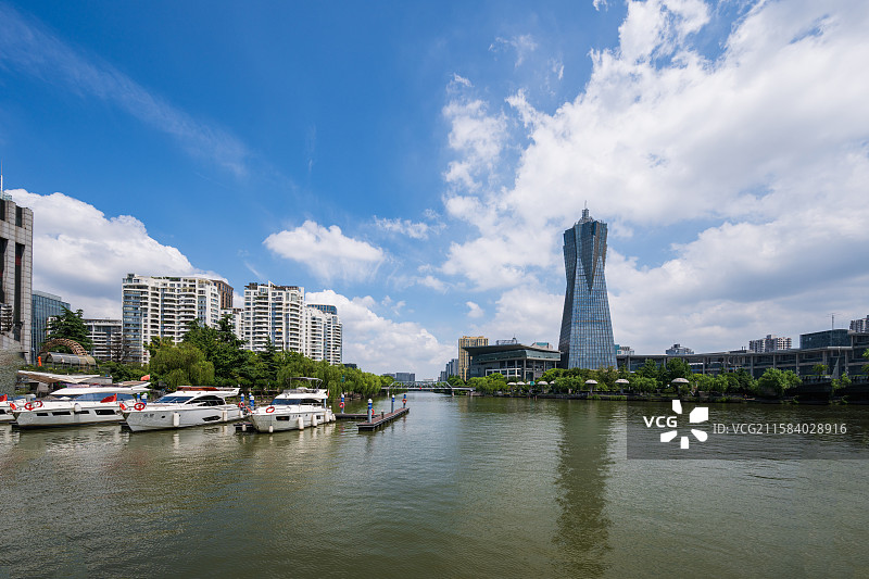 杭州地标：京杭大运河畔西湖文化广场、浙江环球中心图片素材