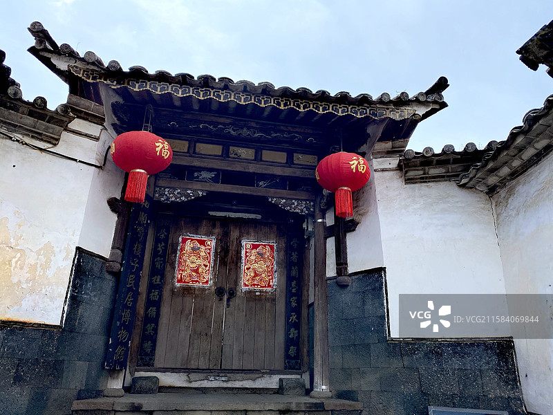 中式民居庭院大门图片素材