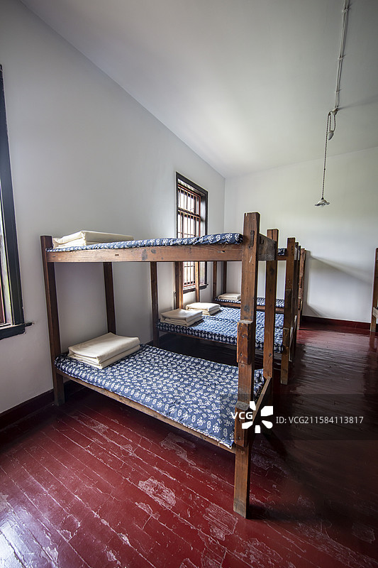 湖北省武汉革命博物馆毛泽东同志主办的中央农民运动讲习所旧址（武昌农讲所旧址纪念馆）：学生寝室图片素材