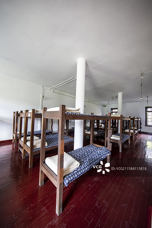 湖北省武汉革命博物馆毛泽东同志主办的中央农民运动讲习所旧址（武昌农讲所旧址纪念馆）：学生寝室图片素材