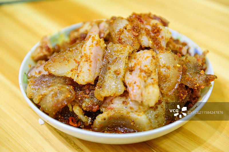 五花腊肉炒榨广椒图片素材