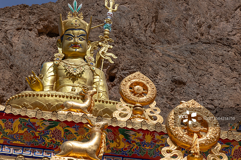 内蒙古巴彦淖尔市磴口县阴山山脉深处藏传佛教寺庙阿贵庙图片素材