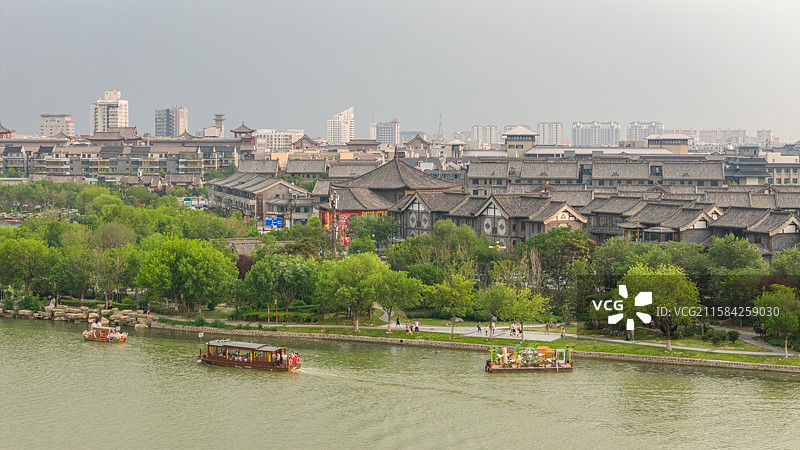 开封市龙亭区汴河游船和清明上河园风景图片素材