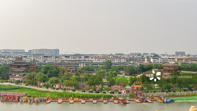开封市龙亭区汴河游船和清明上河园风景图片素材