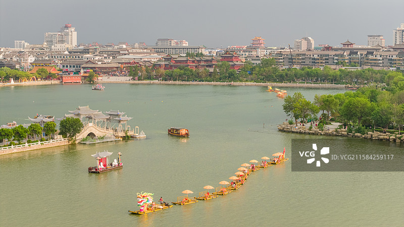 开封市龙亭区汴河游船和清明上河园风景图片素材