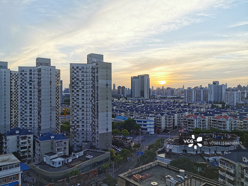 南码头街道日落图片素材