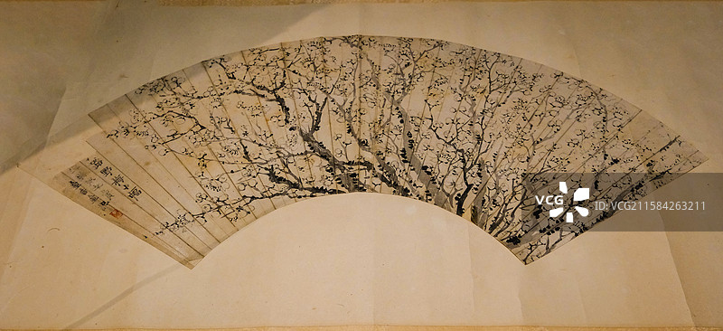 贵州省博物馆馆藏明清时期花鸟画扇页图片素材