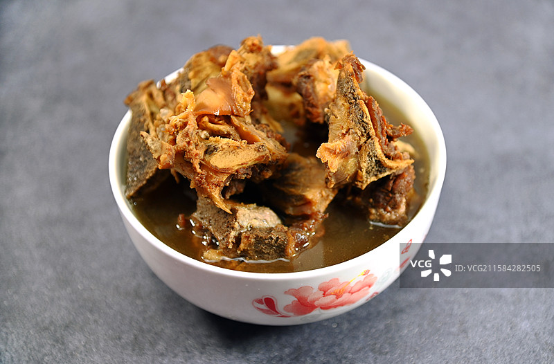 一碗牛骨汤图片素材