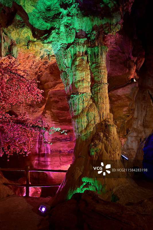 九乡溶洞-石笋图片素材