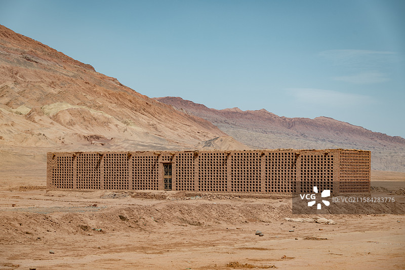 新疆吐鲁番葡萄沟葡萄干晾房图片素材