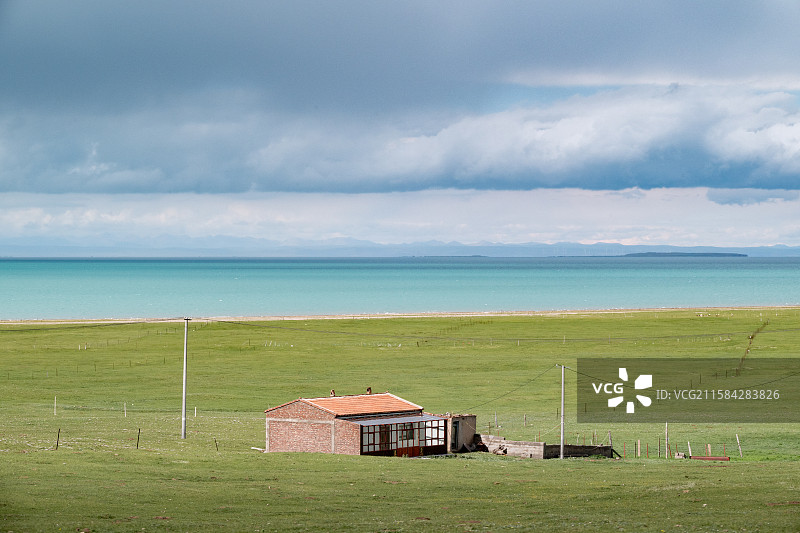 青海省海南州青海湖草原牧场图片素材