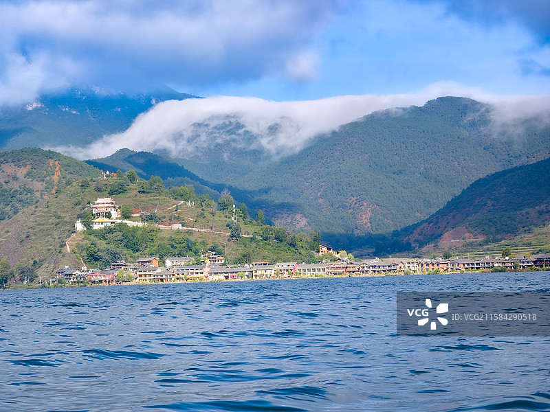 沪沽湖云岸人家图片素材