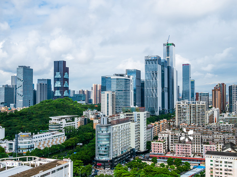 深圳市南山区西丽万科云层城市天际线风光图片素材