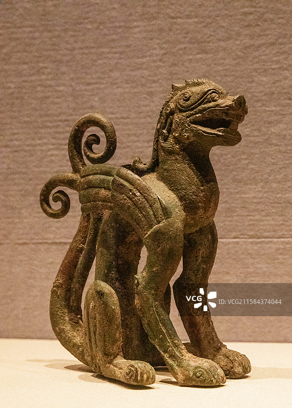 铜坐龙 金（1115-1235）北京宣武区白纸坊金墓出土 首都博物馆藏图片素材