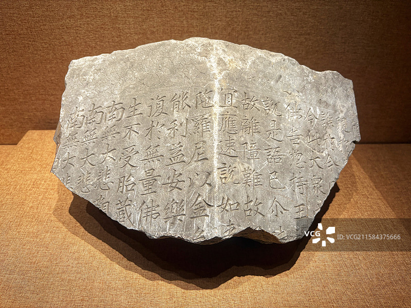 吴越国佛教瑰宝｜浙江出土铜佛造像·鎏金阿育王塔·梵文经板（毗沙门天王／曼荼罗仪轨）｜平湖市博物馆特展图片素材