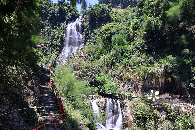福建仙游，仙湖洞瀑布风光图片素材