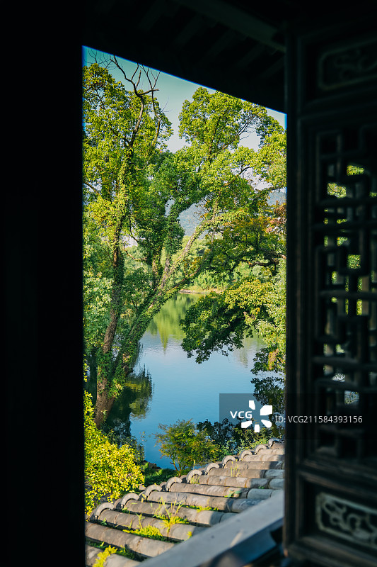 浙江省台州市东湖公园樵云阁窗棂木窗花格古建筑窗景图片素材
