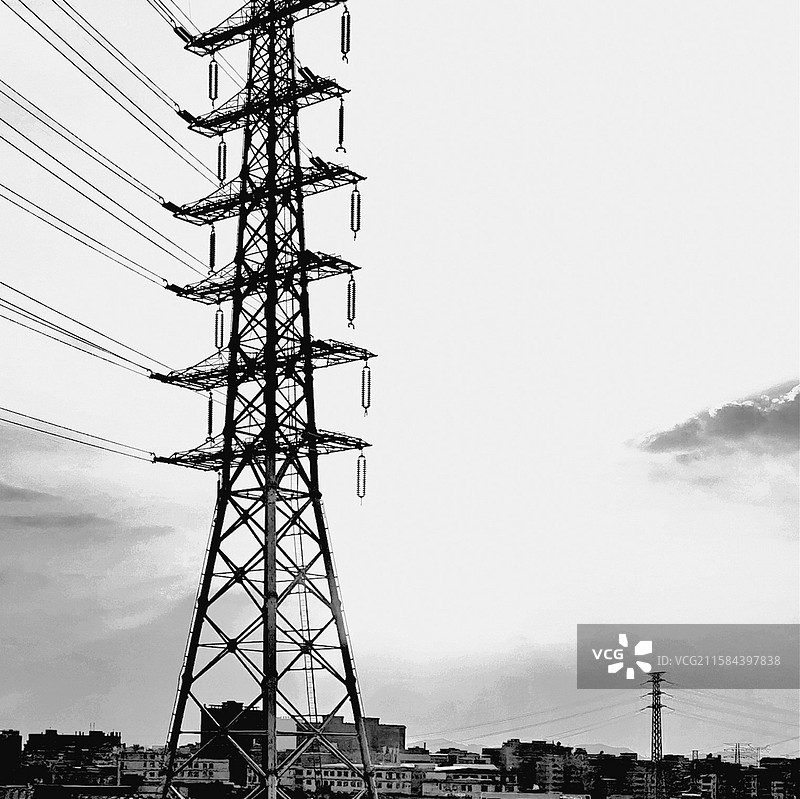 城市的电力脉搏之《铁骨凌空》 一张张铁网交织在城市的空间里，形成了独特的风景图片素材