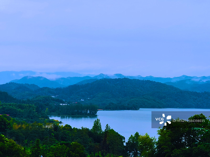 《美丽花亭湖》图片素材