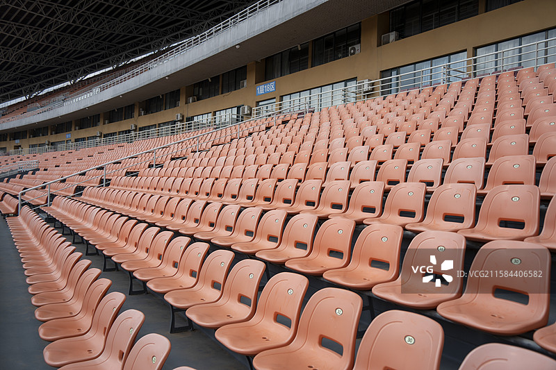 淄博市体育场局部红色的座位图片素材