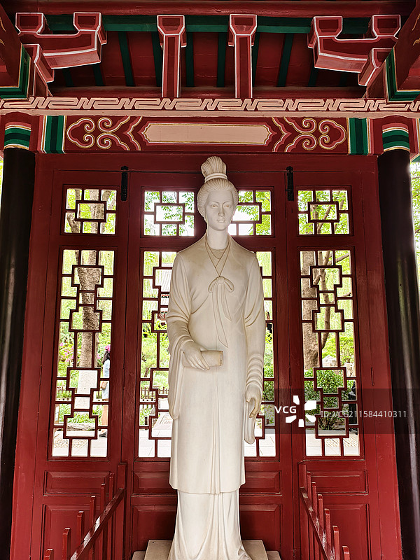 济南李清照雕像图片素材