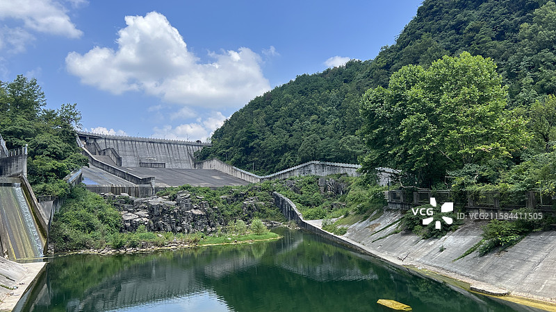 贵州省贵阳市花溪水库大坝图片素材