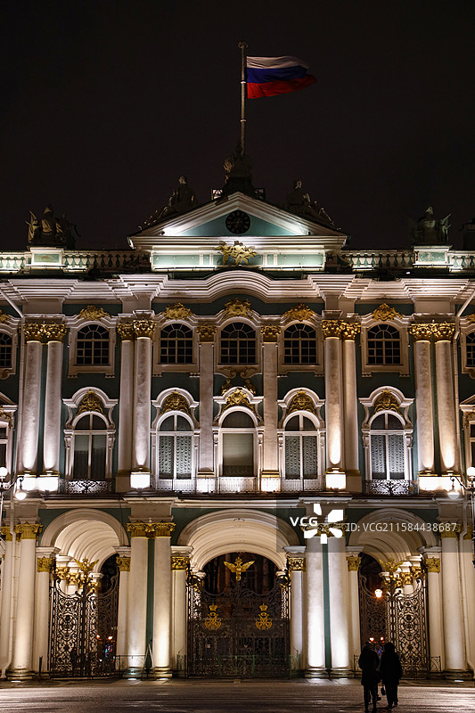 俄罗斯圣彼得堡夜晚的冬宫图片素材