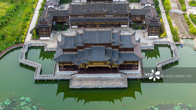 景德镇乐平水上古戏台图片素材