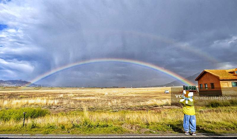 天降祥瑞—在赛里木湖有幸见到双彩虹，希望和大家分享这份吉祥图片素材