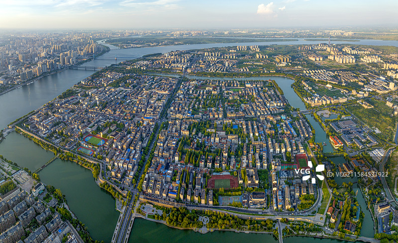 航拍襄阳古城池城市建筑全景风光图片素材