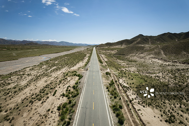 青海海西柴达木盆地干枯的巴音河图片素材